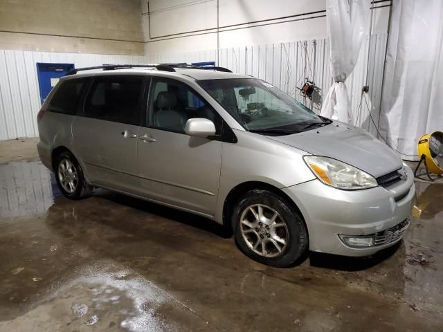 2004 Toyota Sienna XLE