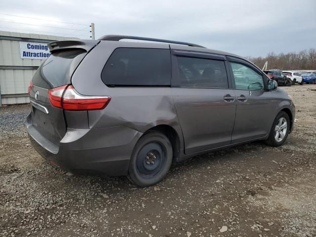 2017 Toyota Sienna LE