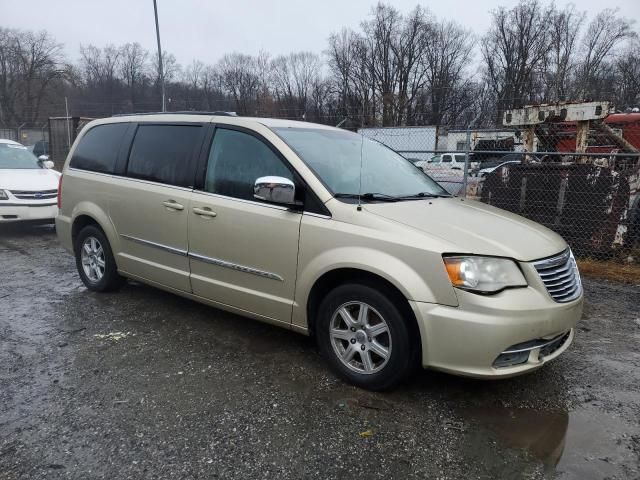 2011 Chrysler Town & Country Touring L