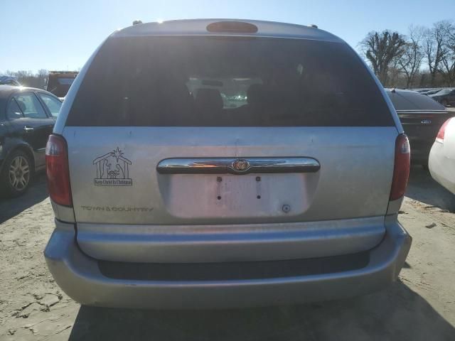 2005 Chrysler Town & Country