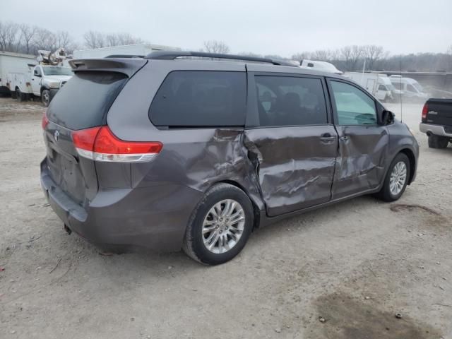 2013 Toyota Sienna XLE