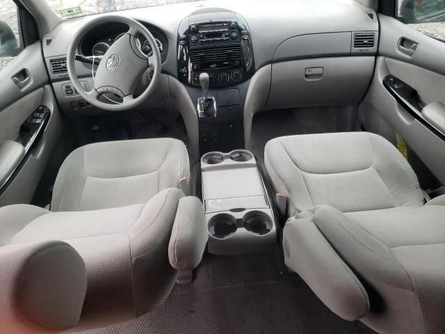 2005 Toyota Sienna CE