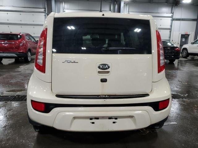 2013 KIA Soul +