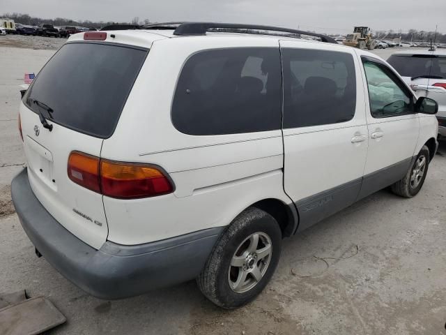 2000 Toyota Sienna CE