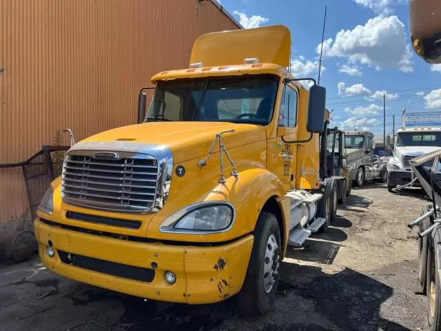 2009 Freightliner Conventional Columbia