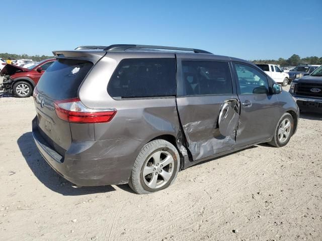 2016 Toyota Sienna LE