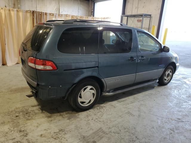 2001 Toyota Sienna LE