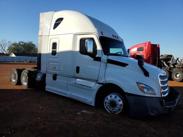 2018 Freightliner Cascadia 126