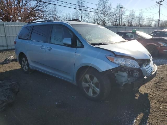 2015 Toyota Sienna LE