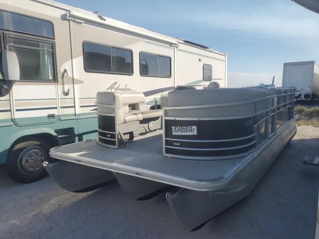 2018 Suncruiser Pontoon