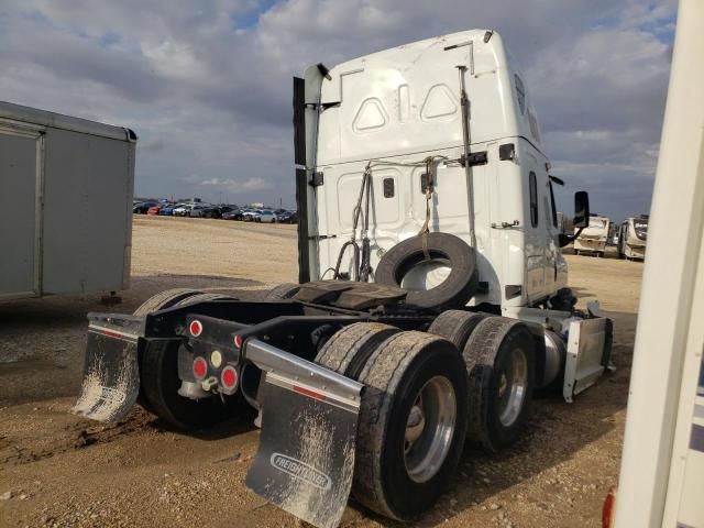 2013 Freightliner Cascadia 125