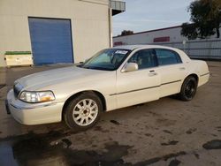 Lincoln Vehiculos salvage en venta: 2005 Lincoln Town Car Signature