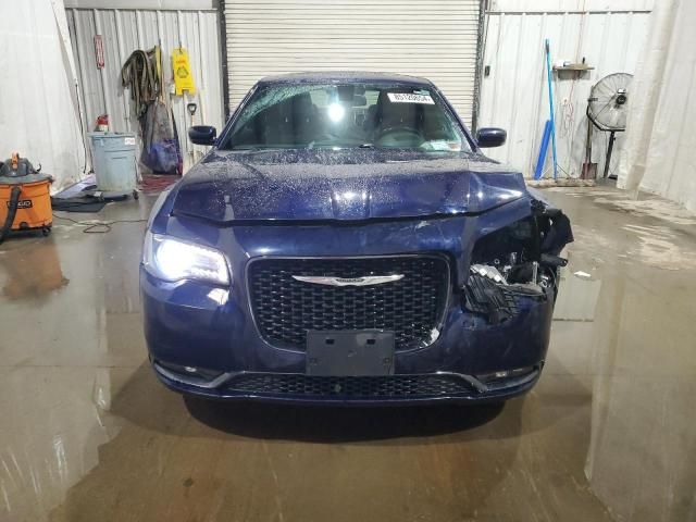 2016 Chrysler 300 S