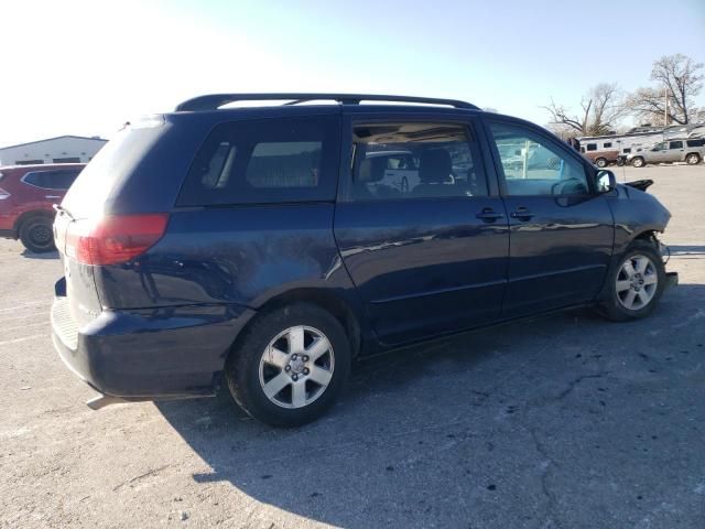 2005 Toyota Sienna XLE