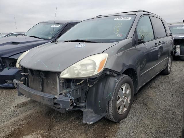 2004 Toyota Sienna CE