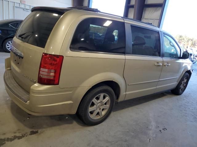 2010 Chrysler Town & Country LX