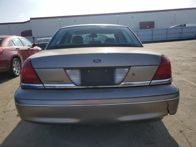 2004 Ford Crown Victoria LX