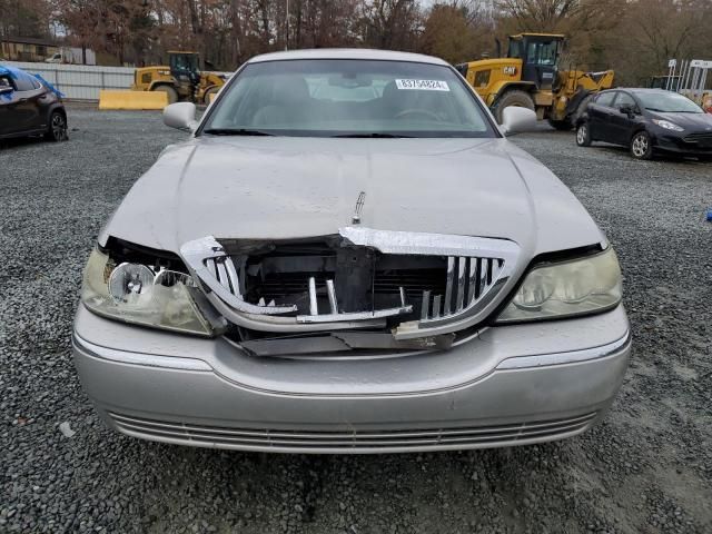 2004 Lincoln Town Car Ultimate