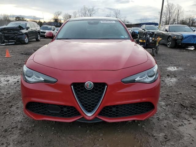 2018 Alfa Romeo Giulia Q4