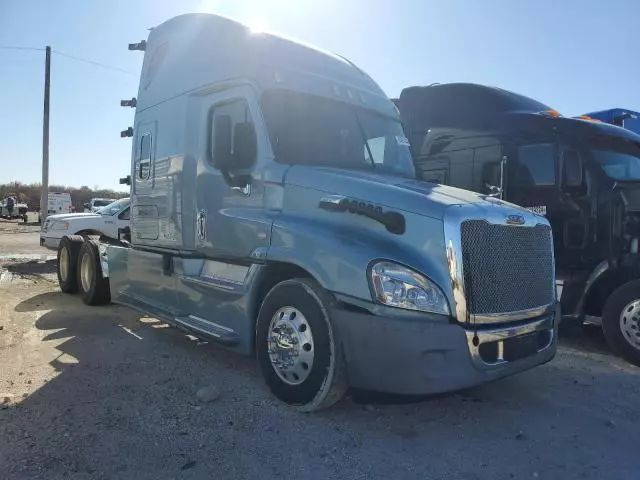 2015 Freightliner Cascadia 125