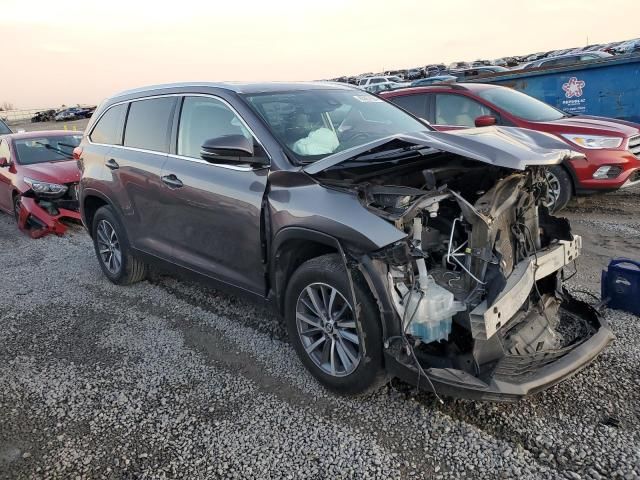 2019 Toyota Highlander SE