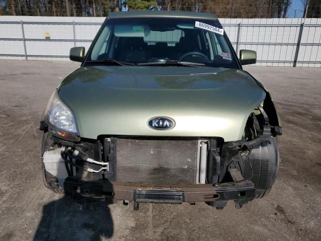 2010 KIA Soul +