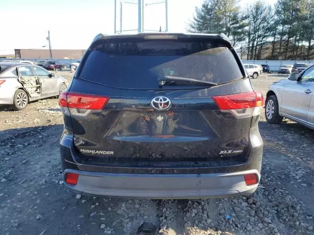 2018 Toyota Highlander SE