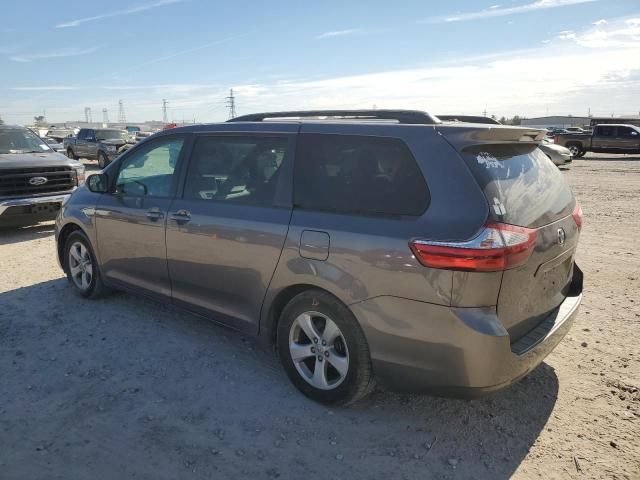 2016 Toyota Sienna LE