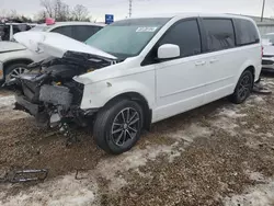 Salvage cars for sale at Chicago Heights, IL auction: 2017 Dodge Grand Caravan SE