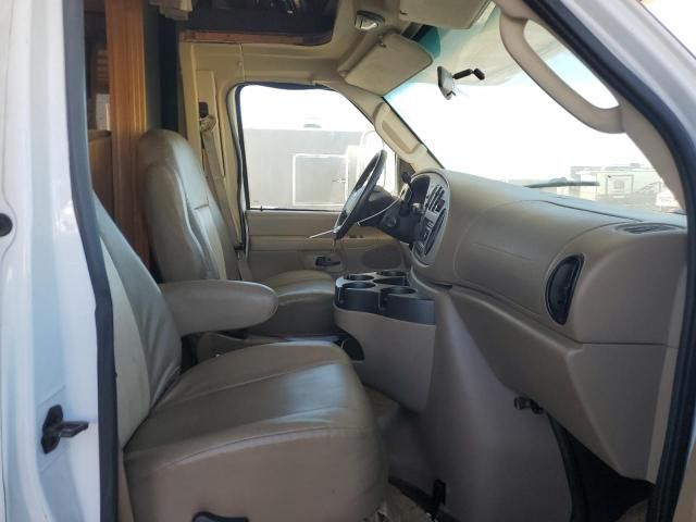 2009 Ford Econoline E450 Super Duty Cutaway Van