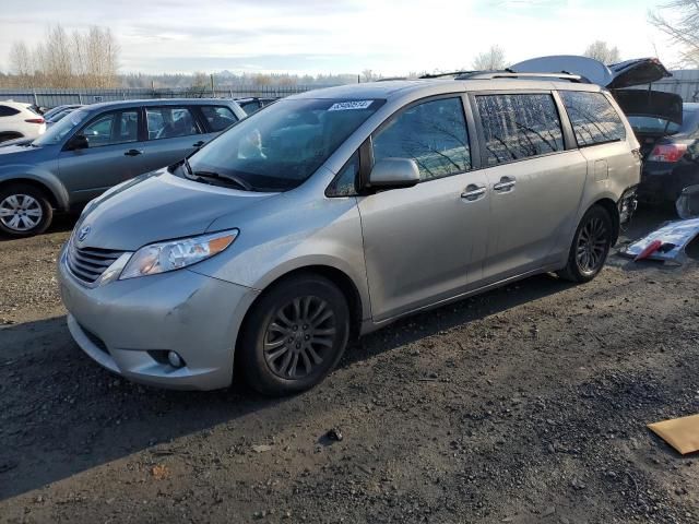 2015 Toyota Sienna XLE