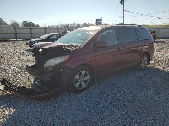 2014 Toyota Sienna LE