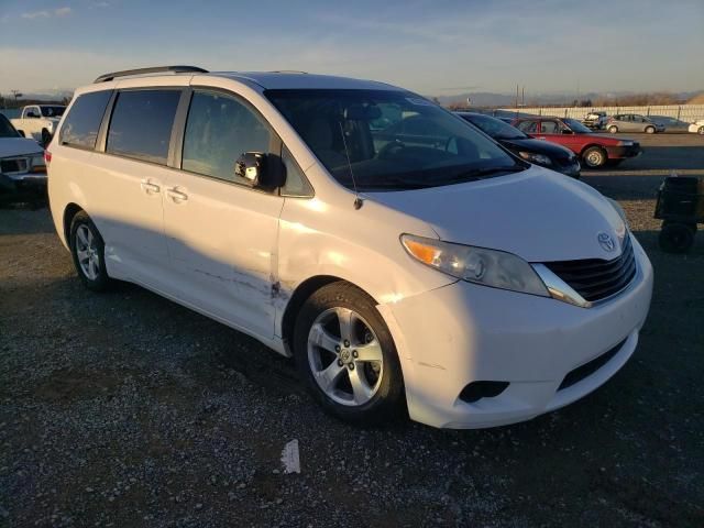 2014 Toyota Sienna LE