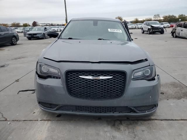 2019 Chrysler 300 Touring