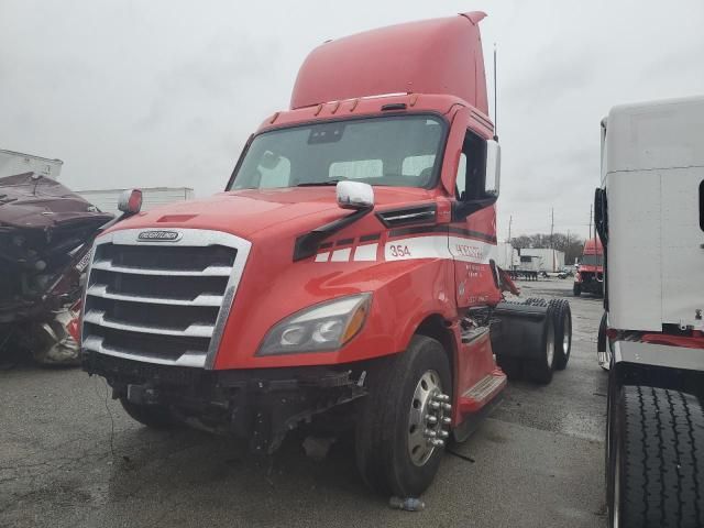 2021 Freightliner Cascadia 126