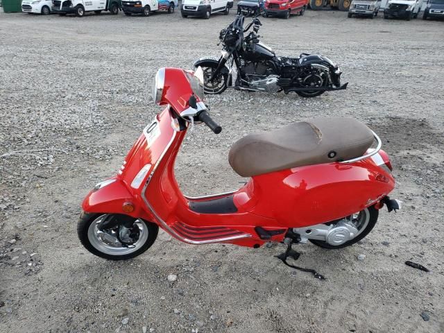 2020 Vespa Moped