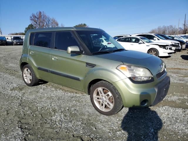 2010 KIA Soul +