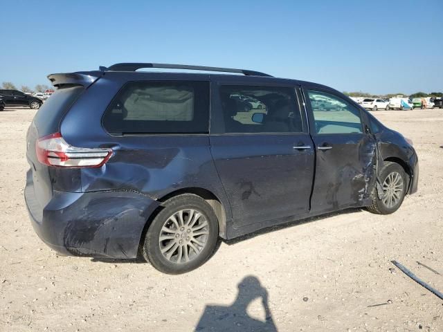 2019 Toyota Sienna XLE