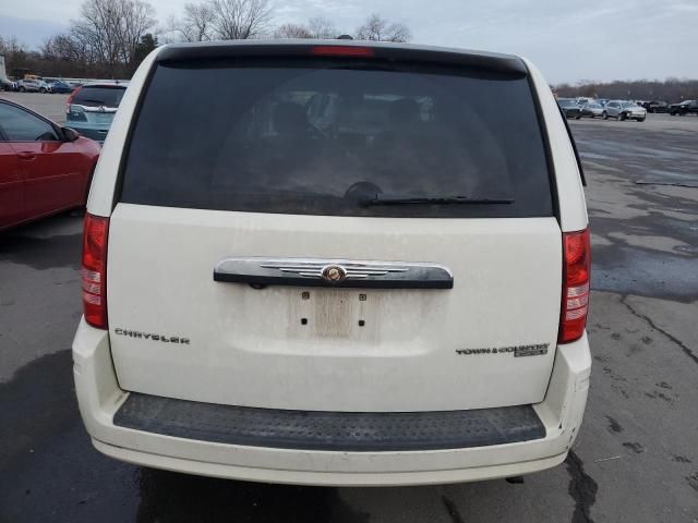 2010 Chrysler Town & Country LX