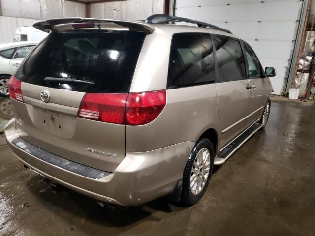 2004 Toyota Sienna XLE