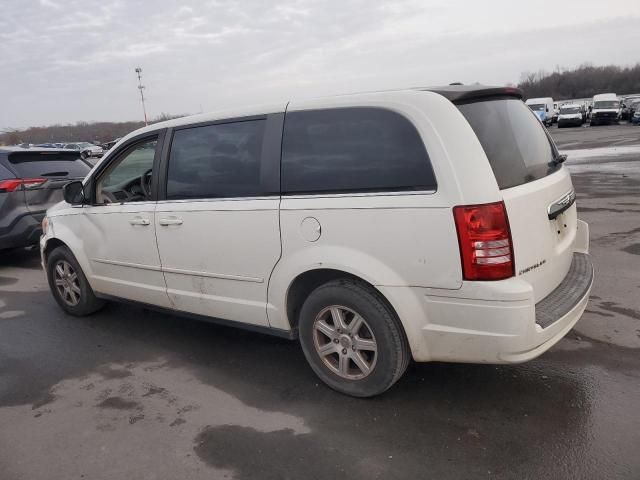 2010 Chrysler Town & Country LX