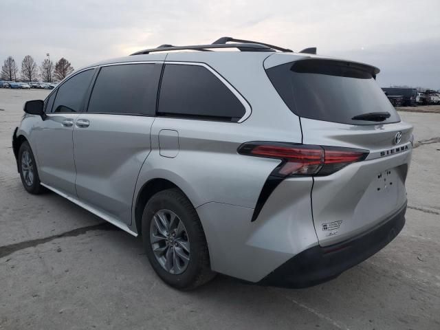 2022 Toyota Sienna LE