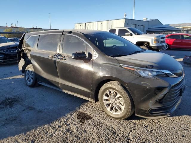 2021 Toyota Sienna LE