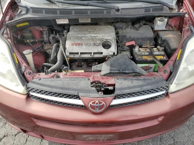 2004 Toyota Sienna XLE