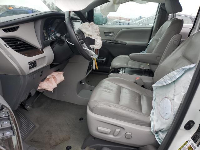 2018 Toyota Sienna XLE