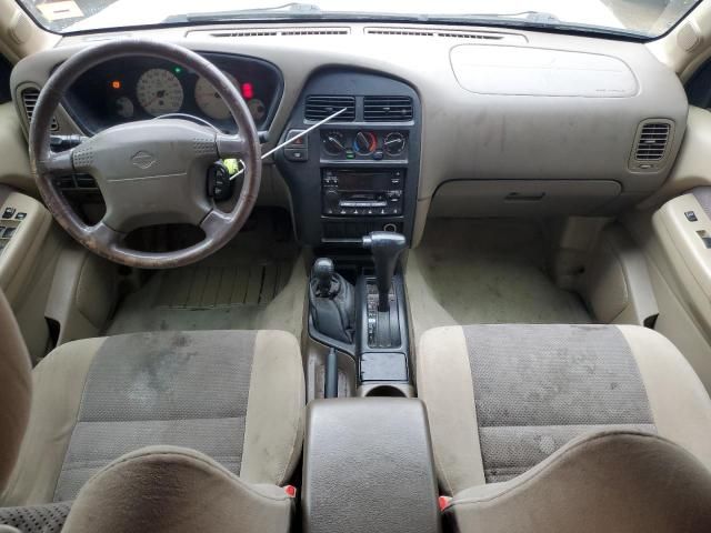 2000 Nissan Pathfinder LE