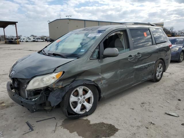 2013 Toyota Sienna LE