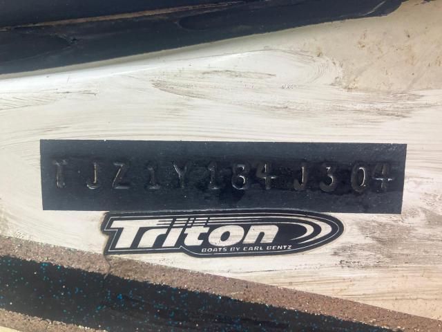 2004 Triton Boat