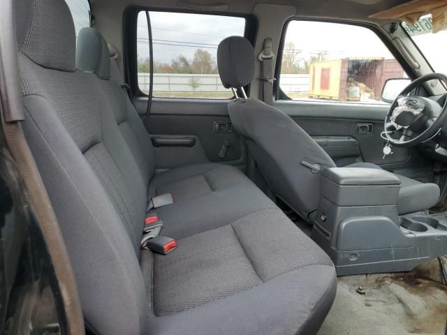 2004 Nissan Frontier Crew Cab XE V6