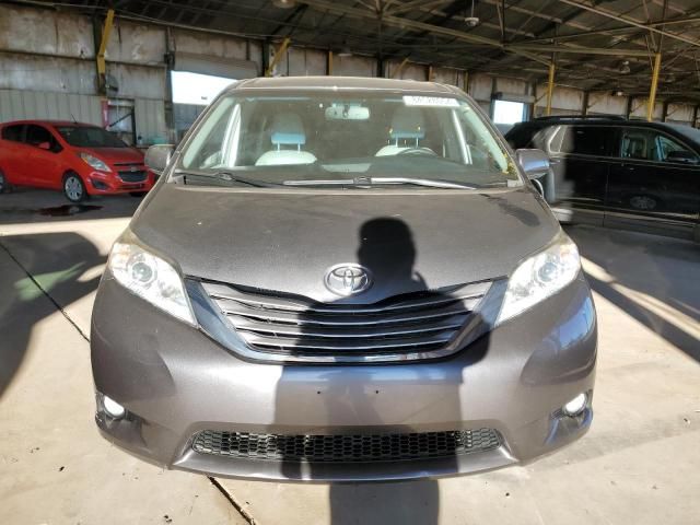 2017 Toyota Sienna XLE